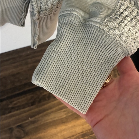 American Eagle Outfitters Light Green Waffle Knit Sweater - Picture 4 of 7